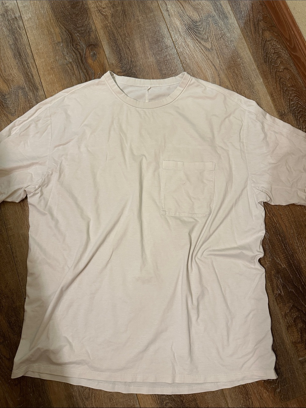 LULULEMON The Fundamental Pocket T-Shirt Short Sleeve in Cream Mens L